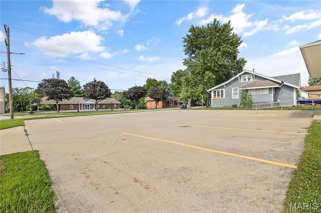 Prairie Heights - Commercial Sale