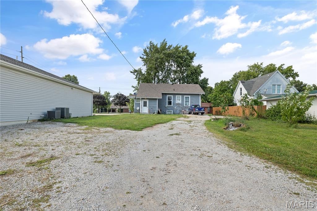 Prairie Heights - Commercial Sale