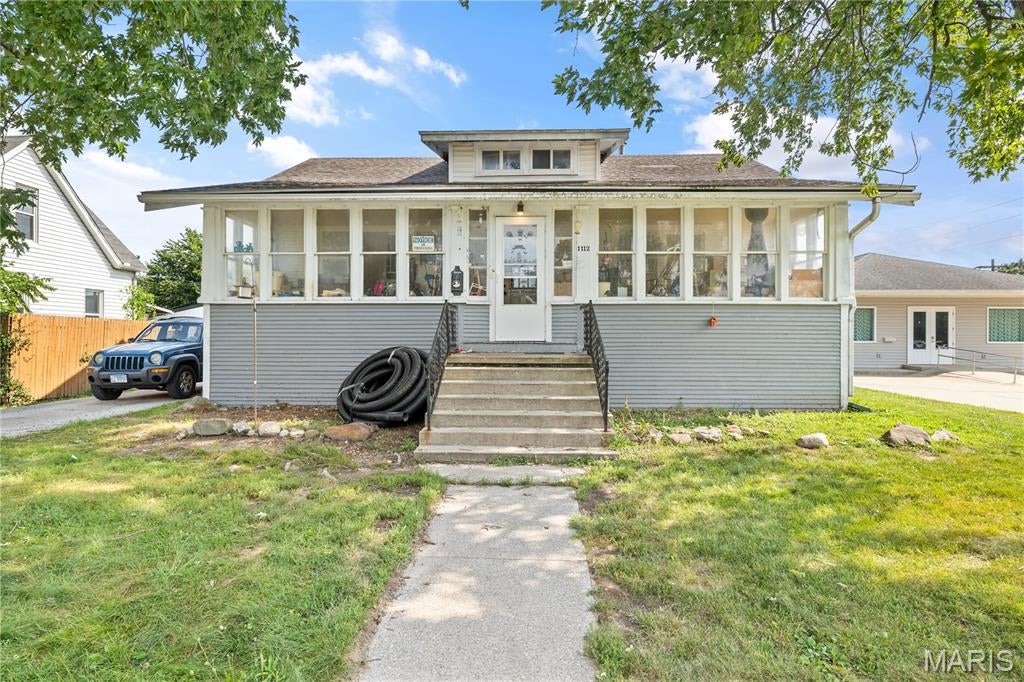 Prairie Heights - Commercial Sale
