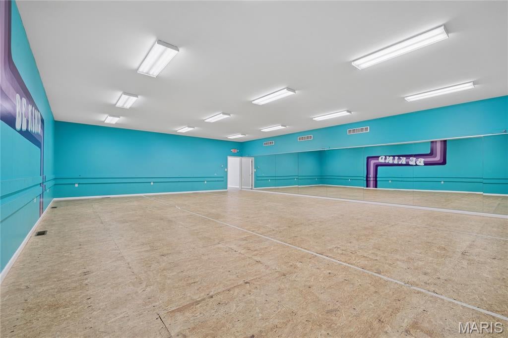 Prairie Heights - Commercial Sale