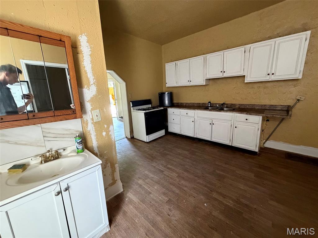 St Louis Commons Add - Residential Income