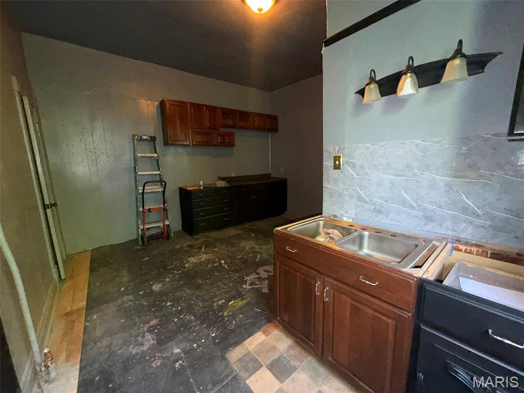 St Louis Commons Add - Residential Income