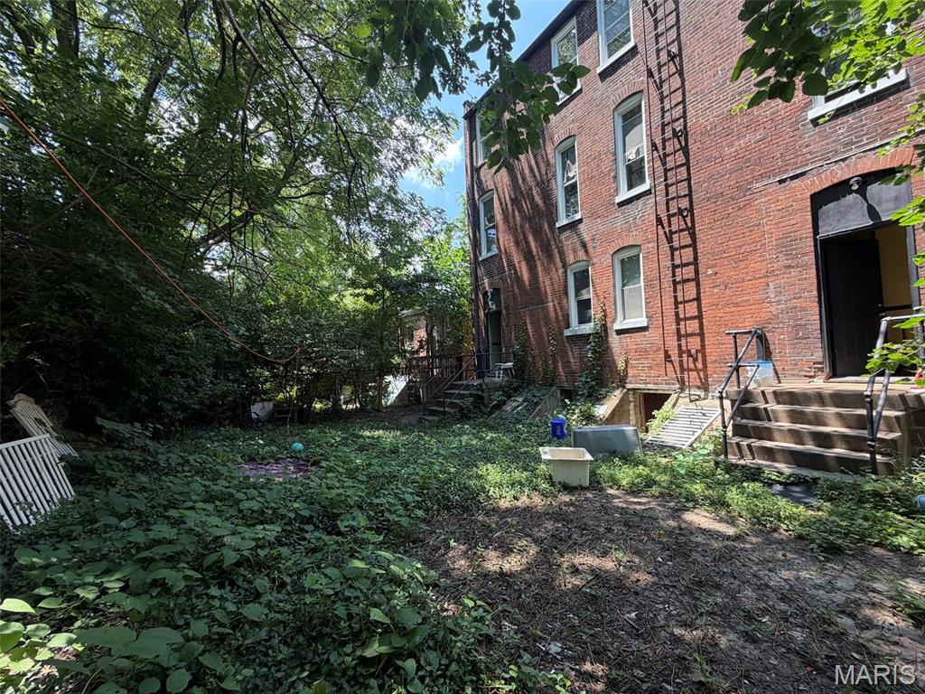 St Louis Commons Add - Residential Income