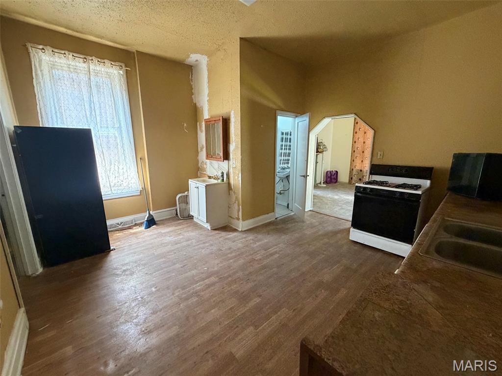 St Louis Commons Add - Residential Income