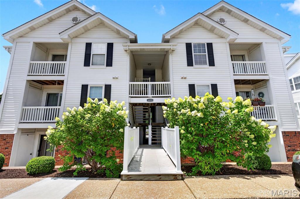 Victoria Crossing Easement 20 At - Residential