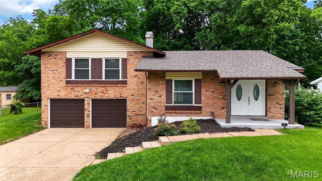 Welcome home to this beautifully maintained home in the highly desirable St. Charles area! This 3-bedroom, 2.5 bath home combines functionality, charm, and a convenient location.
Step inside to find spacious living areas filled with natural light and a layout designed for everyday living and entertaining. The inviting family room flows seamlessly into the kitchen and dining spaces, creating the perfect gathering place for family and friends.
The generously sized bedrooms provide comfortable retreats, while the primary suite offers privacy and convenience with its own full bath. Additional living space gives flexibility for a home office, playroom, hobby area, or media room.
Outside, enjoy a large yard with plenty of room for outdoor entertaining, gardening, pets, or relaxing evenings at home. The attached 2-car garage provides extra storage and convenience year-round.
Located in an established neighborhood close to shopping, dining, parks, schools, and easy highway access, this home offers the perfect blend of comfort and accessibility. Whether you’re a first-time buyer, downsizing, or simply looking for a move-in-ready ranch in a fantastic location, this home is a must-see!