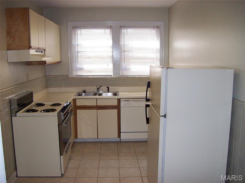 Country Club Place - Residential Income