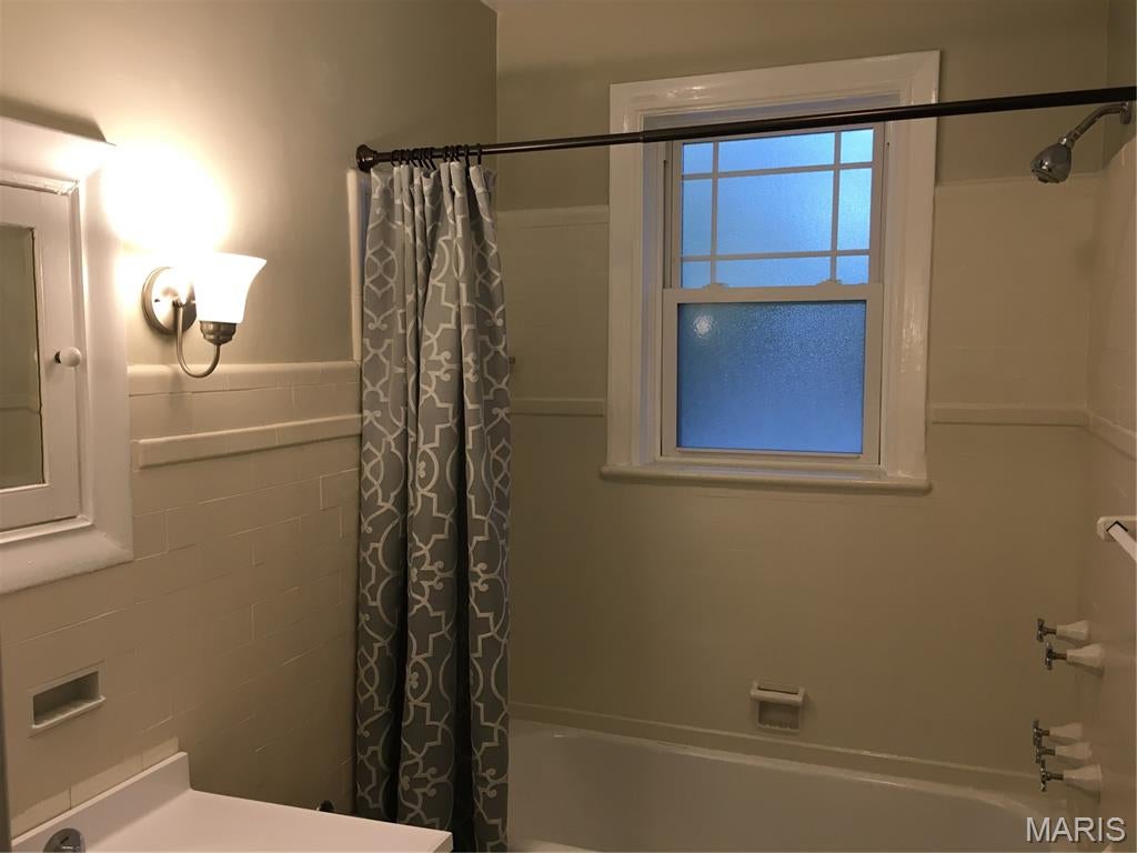 Country Club Place - Residential Income