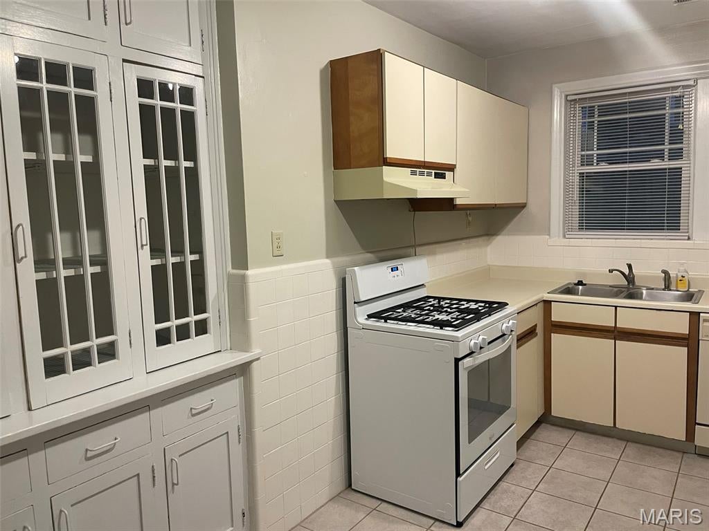 Country Club Place - Residential Income