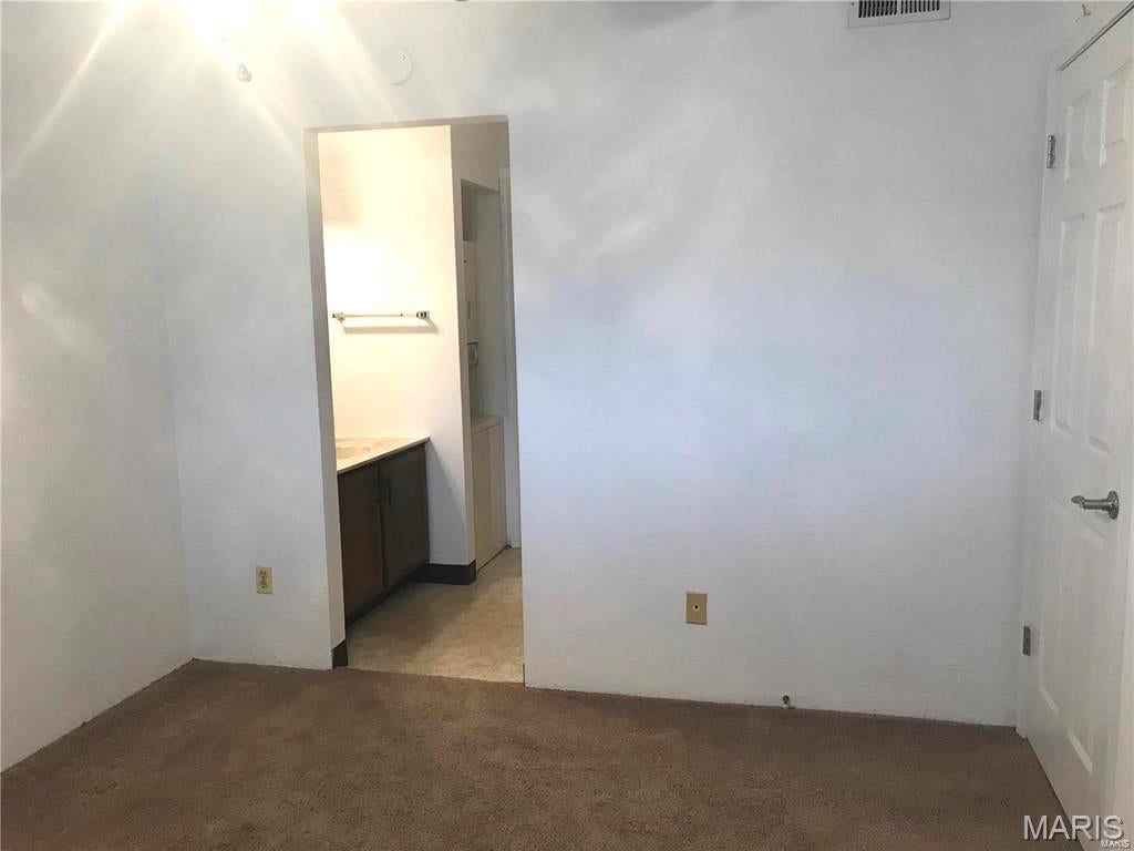 CHATEAU WOODS - Residential Lease
