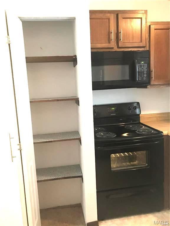 CHATEAU WOODS - Residential Lease