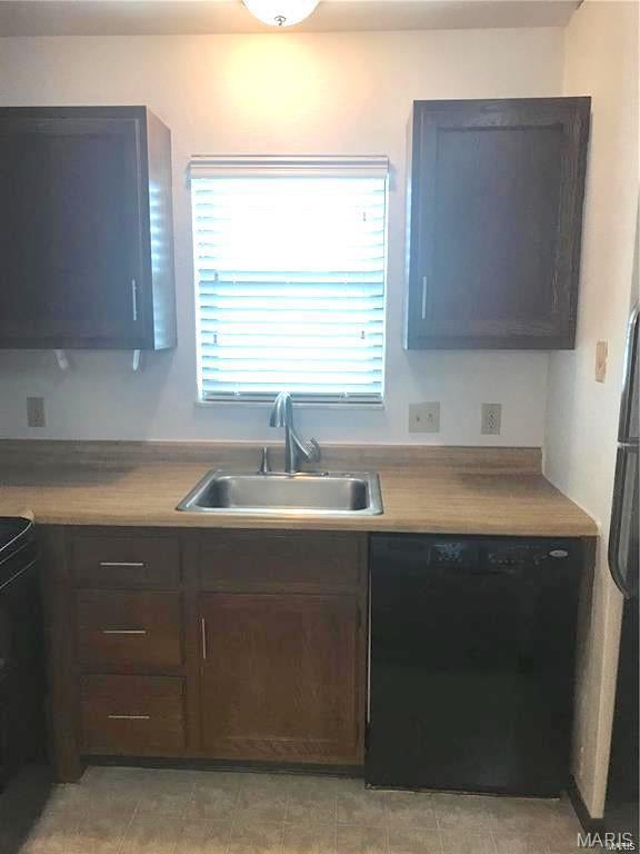 CHATEAU WOODS - Residential Lease