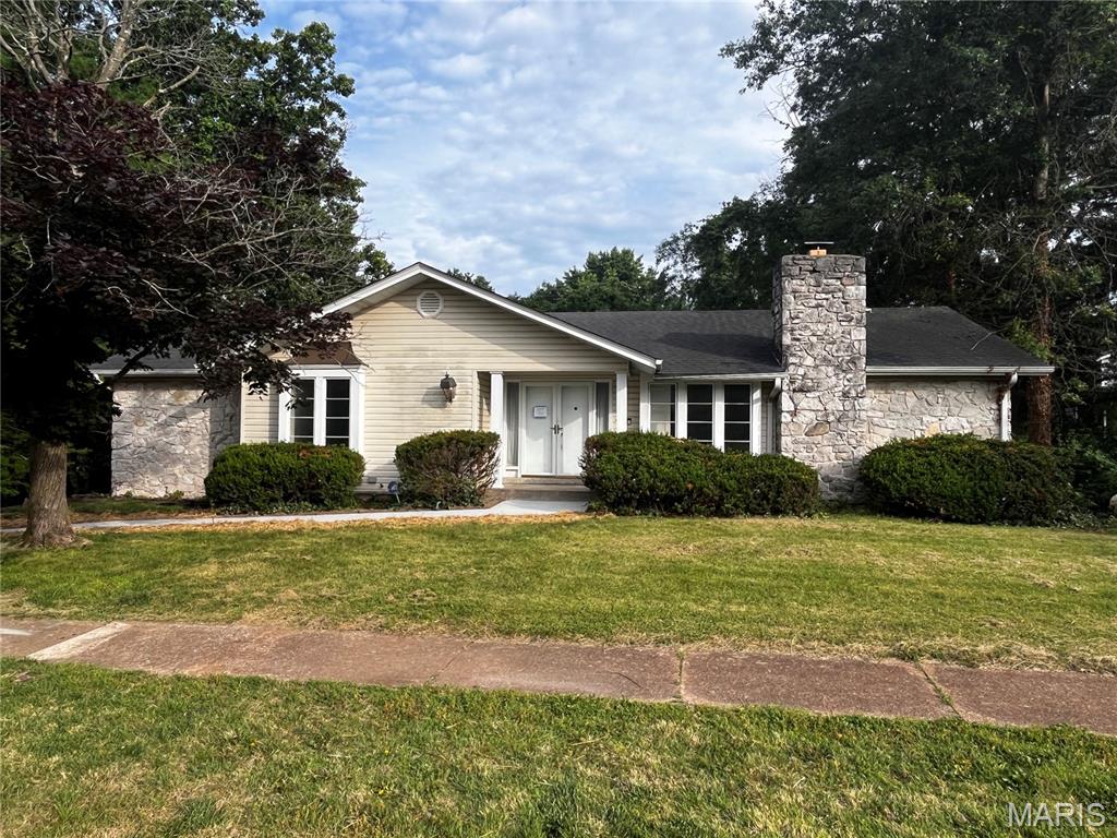 Three bedroom ranch home with full unfinished walkout basement.  Features double french entryway doors, stone masonry fireplace, and hardwood flooring. Layout includes separate family room , living room, dining room.  Stone tile kitchen includes eat-in breakfast area with sliding door to private pvc deck, french doors from dining room to deck.  Full walk-out basement- direct access to pool area patio through double sliding doors downstairs.  Inground pool  (condition unknown, has not been open or serviced for an extended period).  Private .4 acre fenced lot,  adjoining to a larger Barcelona common ground area.