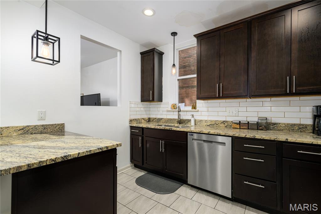 Shaw Twnhm - Residential