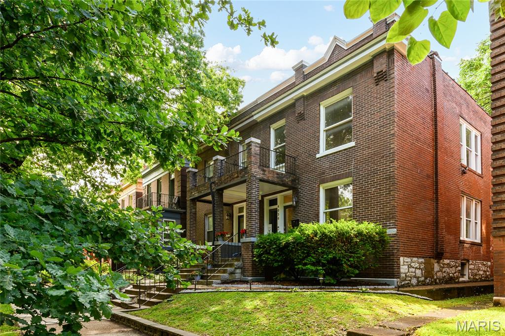 Shaw Twnhm - Residential