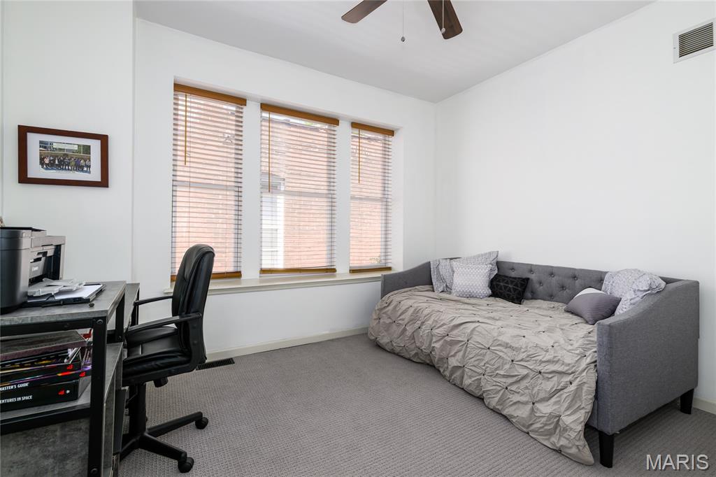 Shaw Twnhm - Residential