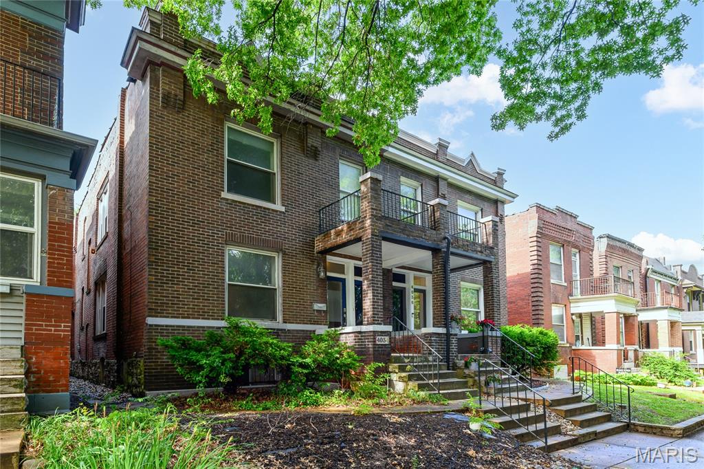 Shaw Twnhm - Residential