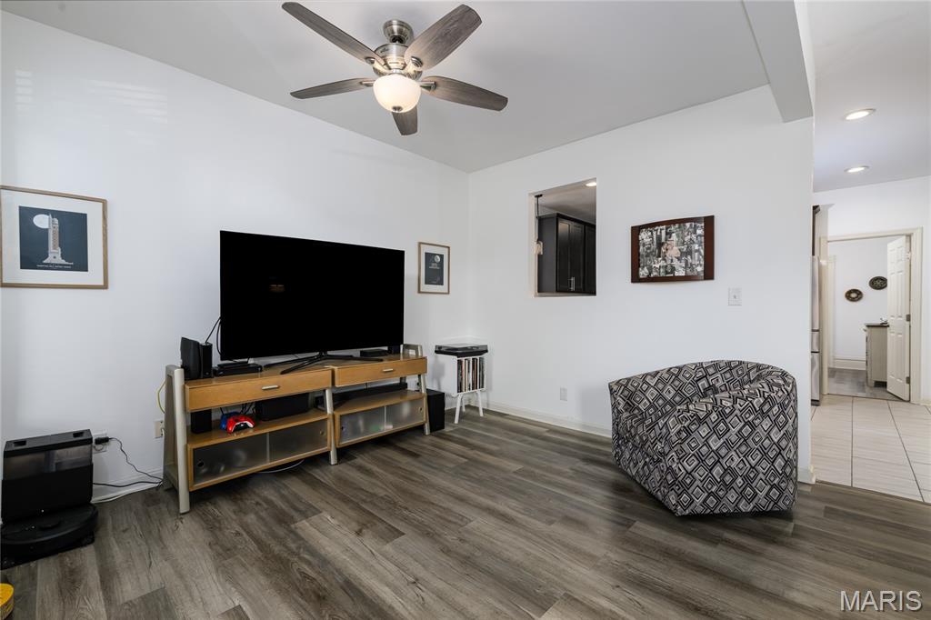 Shaw Twnhm - Residential