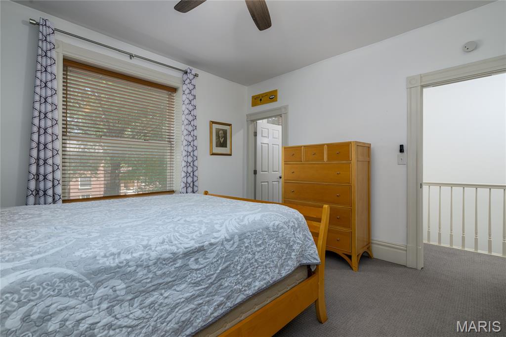 Shaw Twnhm - Residential