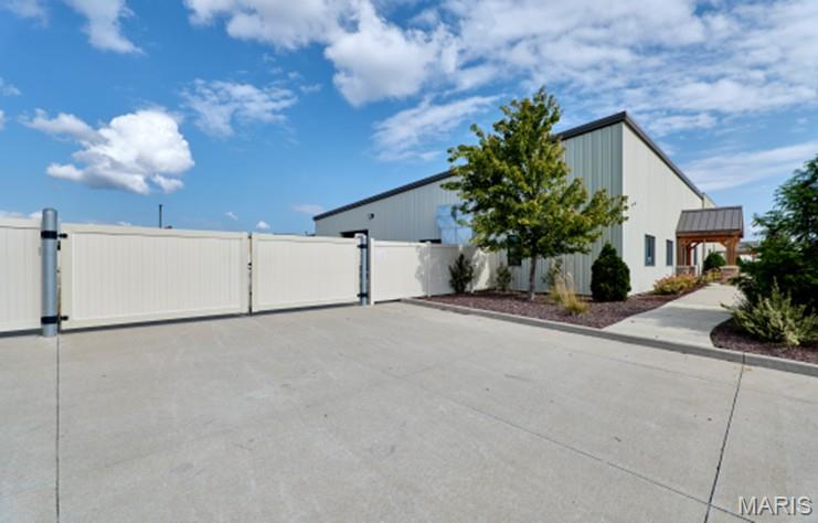 Parkway Industrial - Commercial Lease