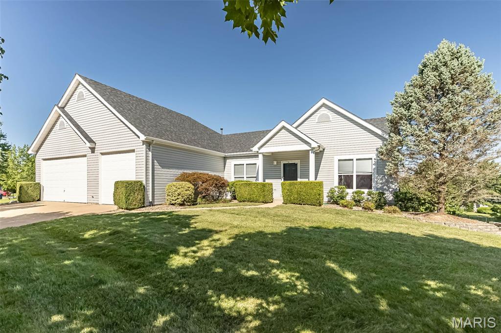 Impressive great room ranch with open and Flexible floorplan!  Updates throughout...Quartz countertops, Carpet at lower level, Bathrooms, freshly painted!  Over-sized Four-Car Garage!  Large Patio at Walk-out lower level!  Soaring Ceilings and features well-proportioned rooms with newly refinished maple hardwoods, freshly painted interiors & large windows that provide an abundance of natural light. Covered porch entrance leads to marble foyer, formal dining room and spectacular great room with cathedral ceiling & marble fireplace flanked by full-height windows. Chef’s kitchen with 42” maple cabinetry, quartz countertops, premium stainless steel appliances & butterfly peninsula adjoins light-filled breakfast room with sliding glass door that opens to private deck. Vaulted primary bedroom suite with wide bay window, customized walk-in closet & luxury bath with soaking tub offers an appealing retreat. 2 Generous-sized additional bedrooms & hall full bath complete the main floor living quarters. Walk-out Lower Level is ideal for both relaxing & entertaining with recreation room with wet bar & media room plus office, 4th bedroom and full bath. Situated on a professionally landscaped lot with composite deck, patio & 4-car garage. Award-winning Parkway School district.
