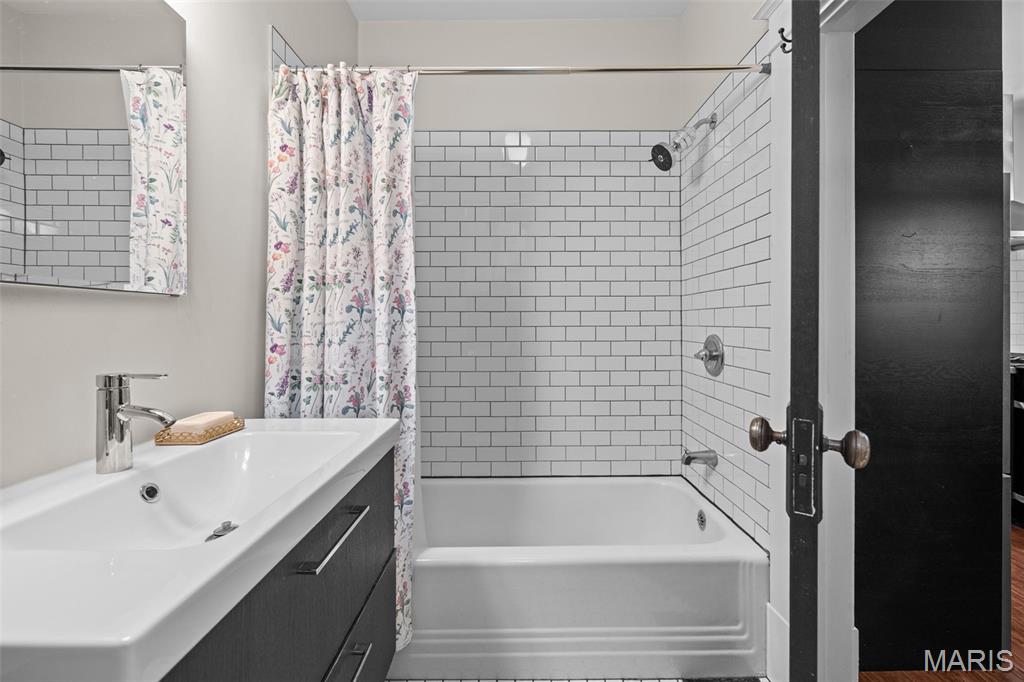 Rogers Sub Of Benton Place - Residential