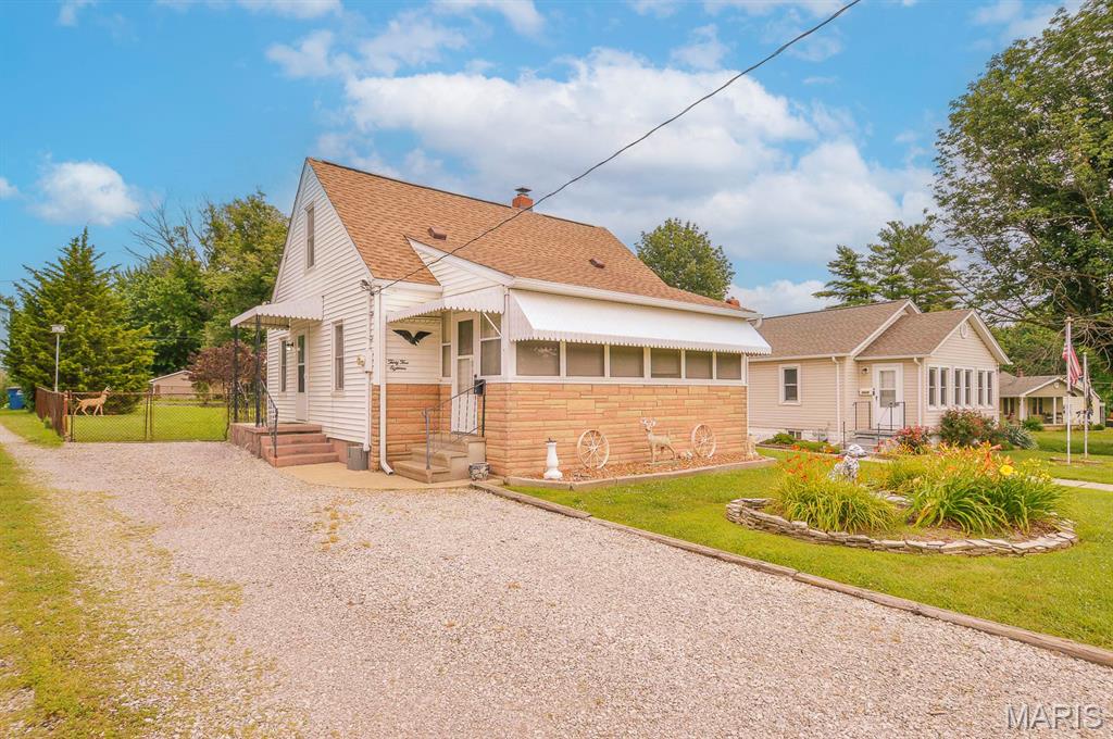 Price listed is Starting Bid Only. Bidding starts closing 7/22/2026 @ 5 p.m. Potential-filled 3BR/1BA estate home conveniently located just minutes from his-toric downtown Alton! The main level offers two equally sized bedrooms that share a full bathroom. A large living room provides access to the enclosed front porch, extending the home’s livable space and creating a comfortable area to enjoy throughout the seasons. The kitchen features ample upper and lower cabinetry, includes all appliances, and is ready for updates to match your personal style. The upper half-story of the home serves as the third bedroom, while the full unfinished basement houses the utilities and washer/dryer hook-up, offering abundant stor-age space and future possibilities. Outside, the fully fenced backyard stretches be-yond the covered concrete patio and provides excellent potential for entertaining, gardening, recreation, or additional outdoor improvements. Whether you’re an in-vestor, flipper, or owner-occupant looking to build equity, this property presents a fantastic opportunity in an established neighborhood close to shopping, dining, schools, parks, and all the amenities Alton has to offer. Property will sell under auction terms and be sold AS- IS, WHERE-IS. Seller, will not make any repairs as a result of any building, occupancy, or environmental inspections. Buyer will be required to sign an Auction Purchase & Sale Agreement if final bid is accepted by Sellers.