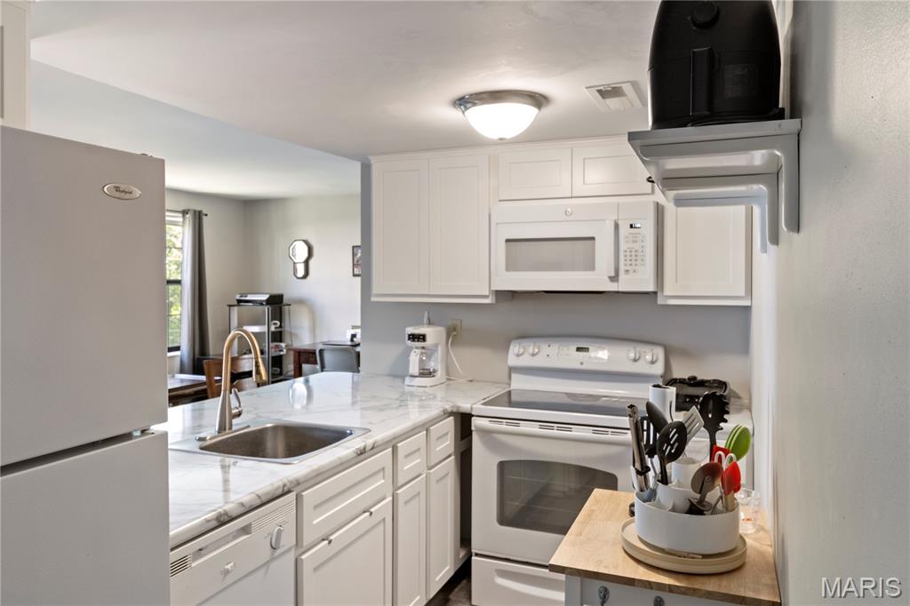 Raintree Village Condo Sec Ph 01 - Residential