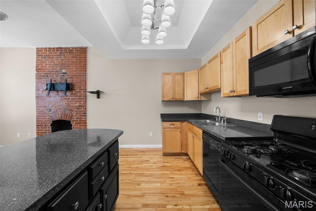 4034-4036 Laclede Condo - Residential