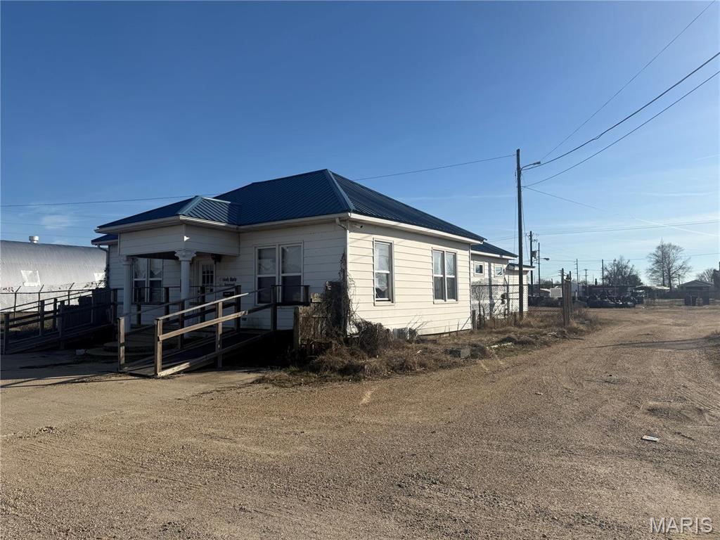 Industrial and East Kennett - Commercial Sale