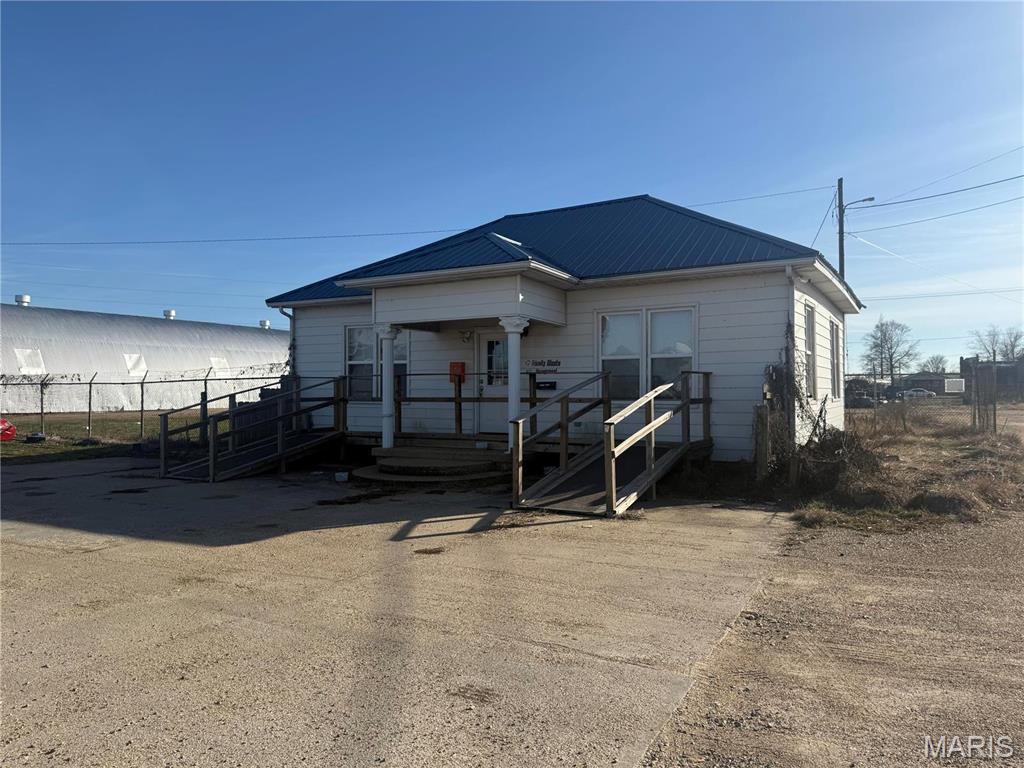 Industrial and East Kennett - Commercial Sale