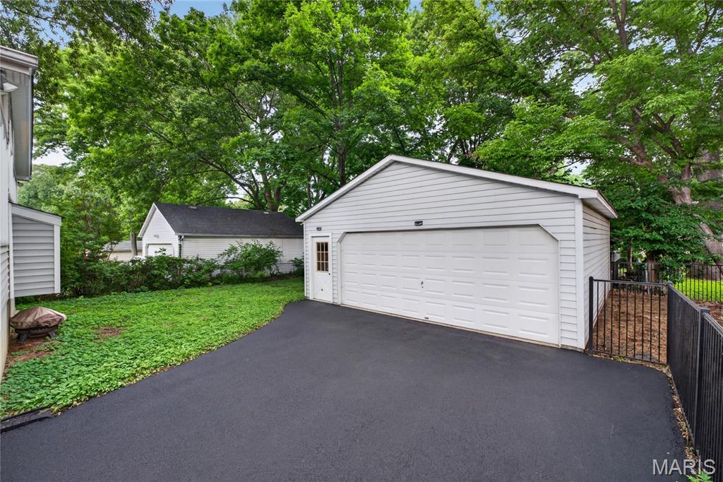 Tuxedo Park - Residential