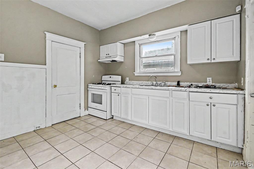 West Walnut Manor - Residential