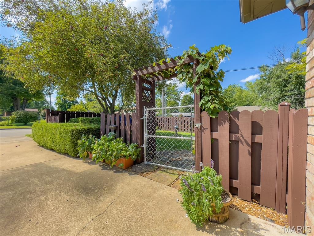 Nine Oaks - Residential