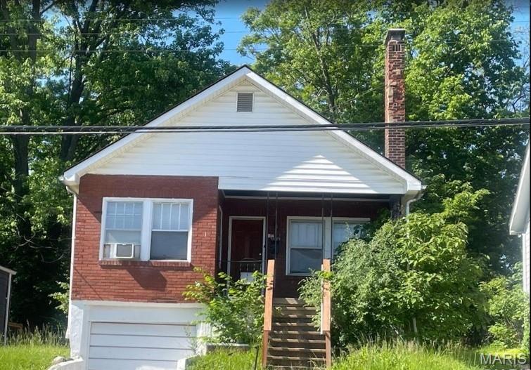 OCCUPIED W/TENANT - DO NOT DISTURB TENANT/NO SIGN IN YARD
SHOWING WITH ACCEPTED CONTRACT.

Great investment opportunity.  This 2-bedroom home is a tenant occupied property and is currently rented for $1,103.  

Priced to Sell......Selling AS-IS.  This home can be purchased with up to 11 other homes being sold by this owner.