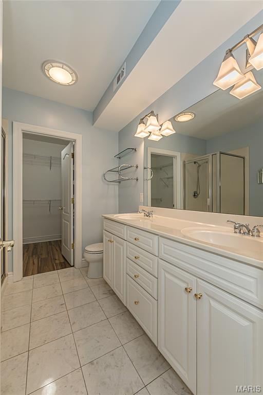 Wydown Place Condo - Residential