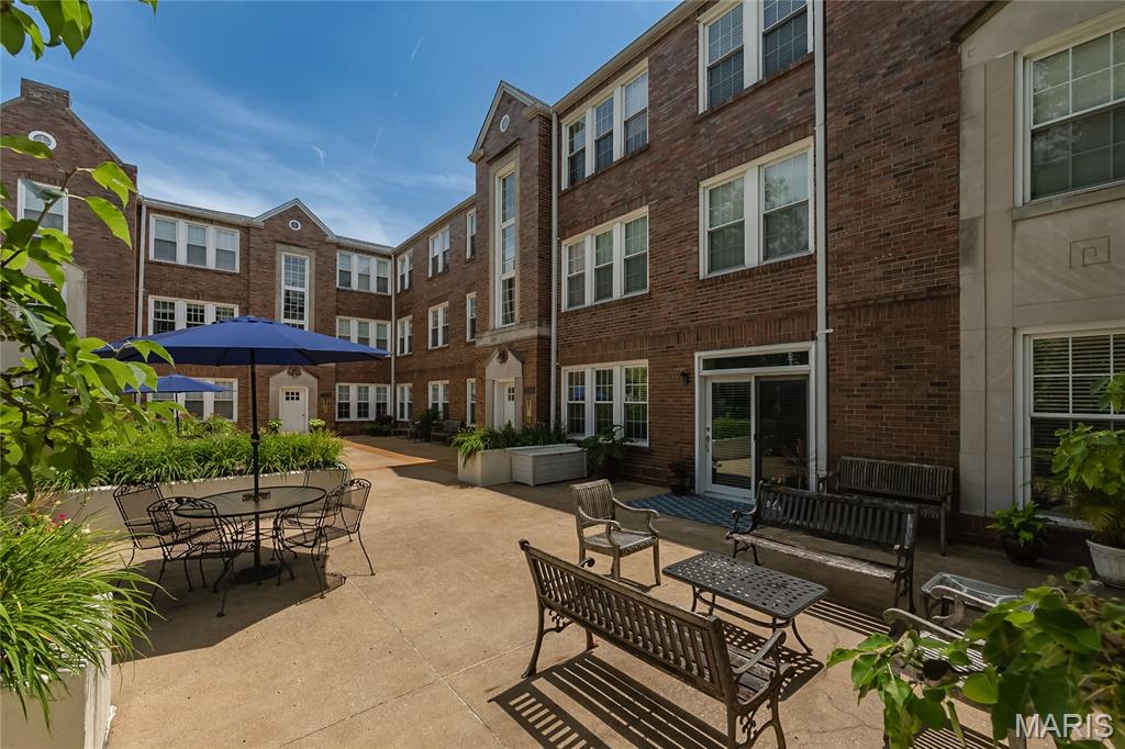 Wydown Place Condo - Residential
