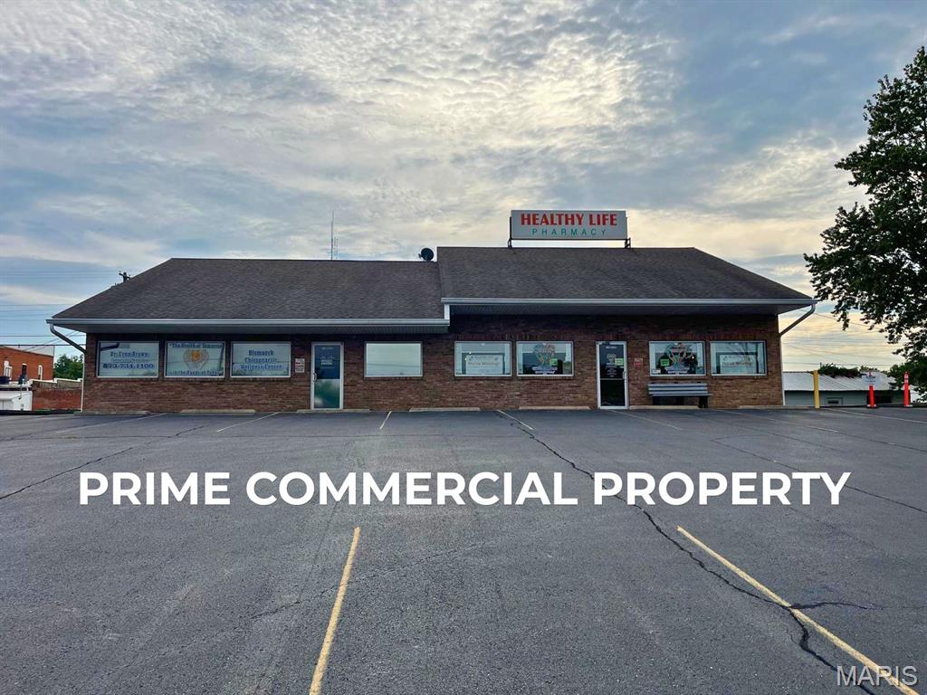 Income-producing commercial investment opportunity with $4,700 in projected monthly rent. Projected NOI is $41,373, with a 7.20% cap rate and 10.19 GRM.

Built in 2012, the property features two commercial spaces currently occupied by a chiropractic office and pharmacy, one apartment, and additional finished space currently used for storage. All utilities are paid by the tenants.

Buyer to verify all MLS data, including but not limited to square footage, lot size, taxes, school districts, etc.