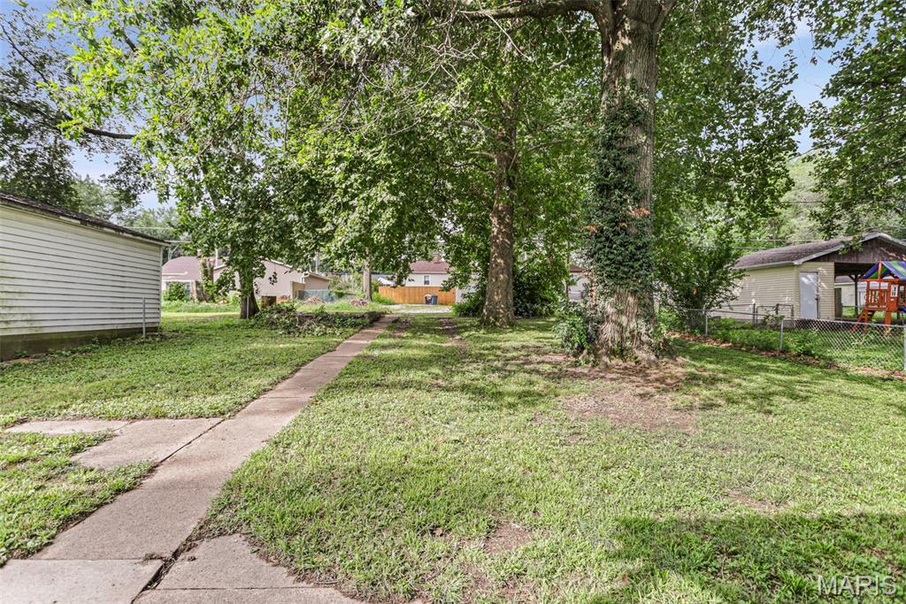 MAPLE GROVE - Residential