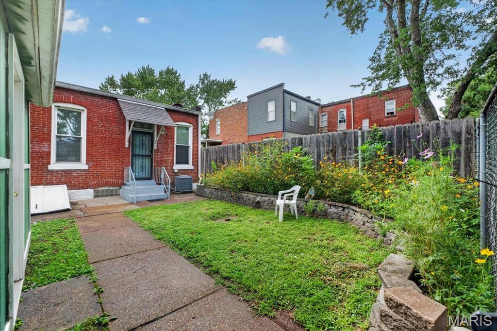 St Louis Commons Add - Residential