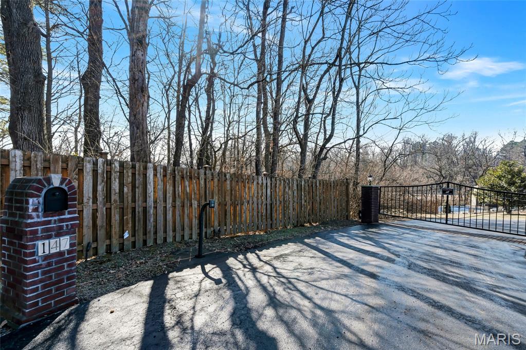 NOT IN A SUBDIVISION - Residential