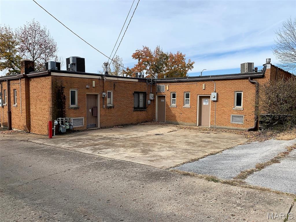 St Louis Hills Add 02 - Commercial Lease