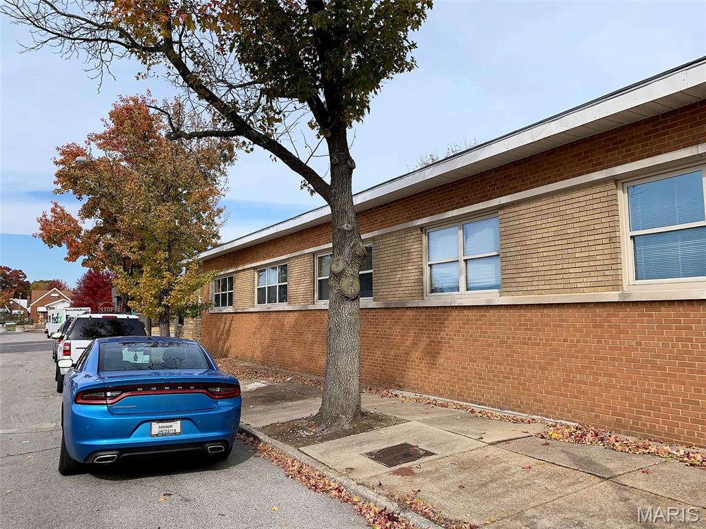 St Louis Hills Add 02 - Commercial Lease