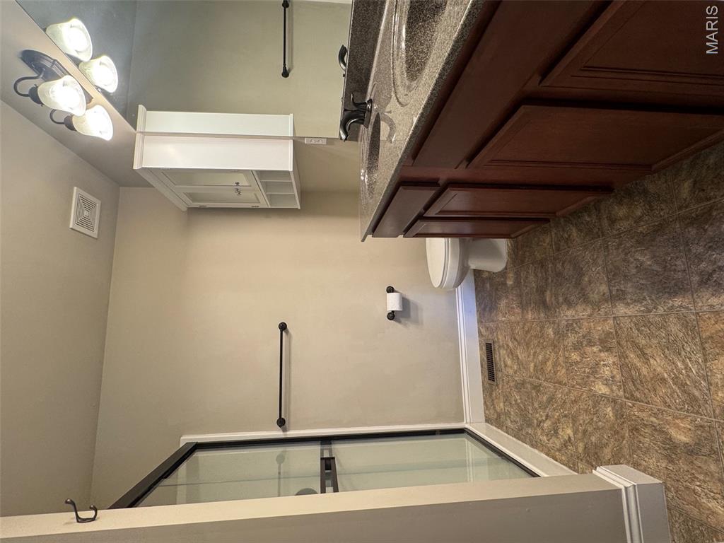 Stone Ridge Canyon #8 - Residential Lease
