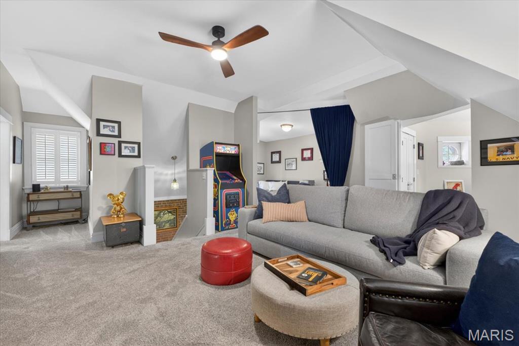 Adlon Condominums - Residential