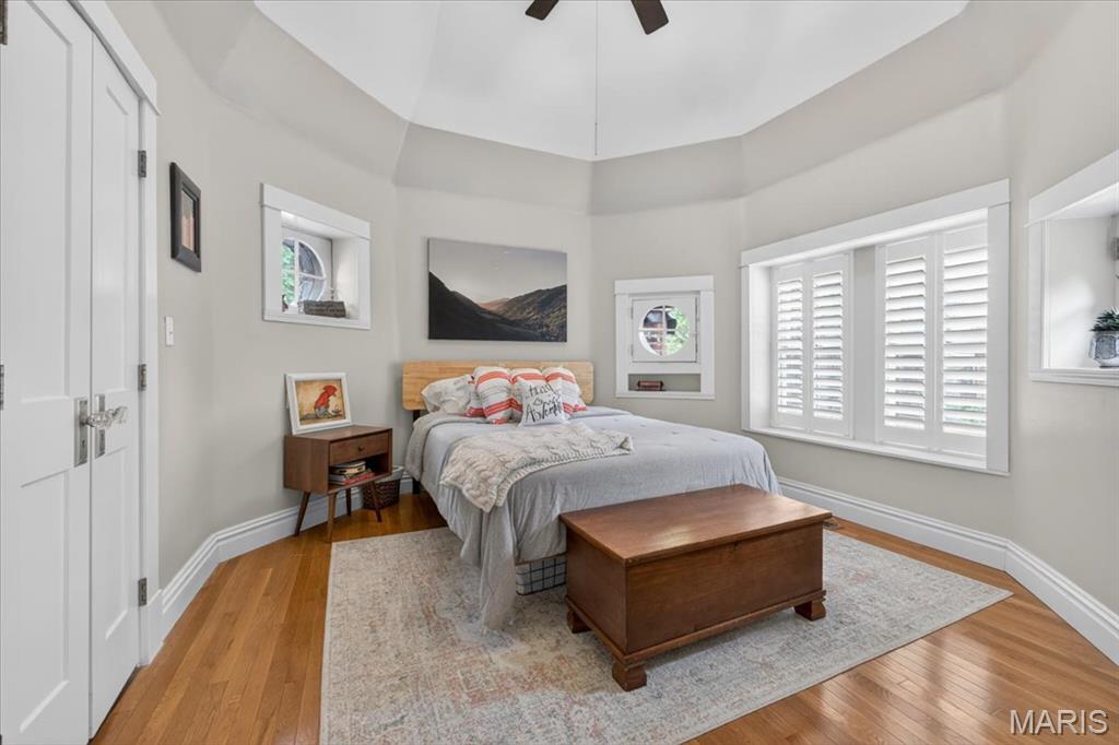 Adlon Condominums - Residential
