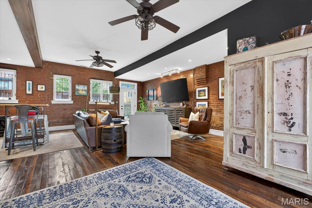 Adlon Condominums - Residential