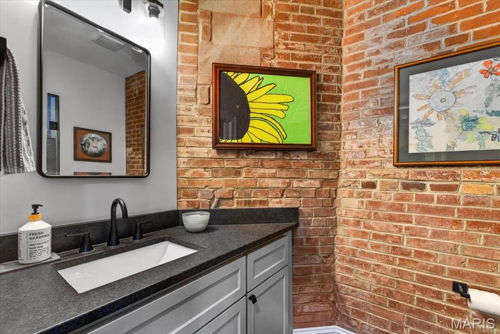 Adlon Condominums - Residential