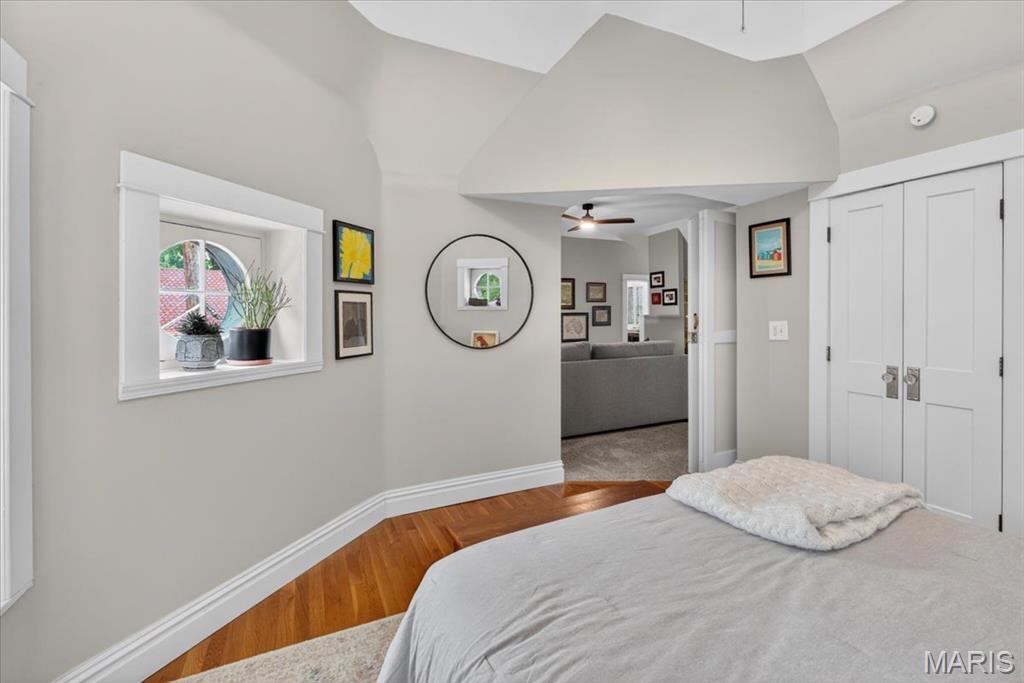 Adlon Condominums - Residential