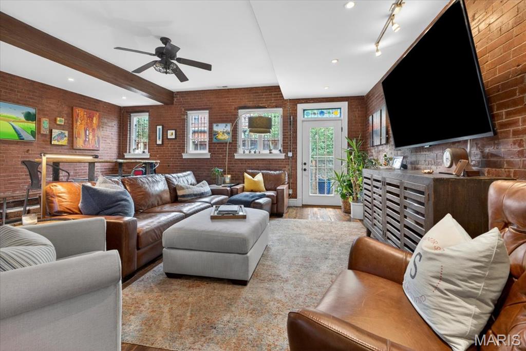 Adlon Condominums - Residential